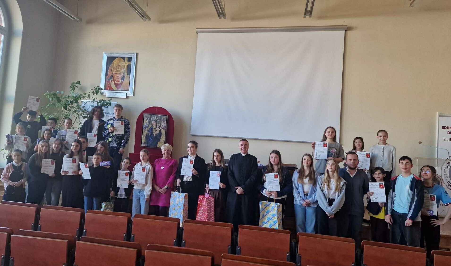 Konkurs o bł. księdzu Jerzym Popiełuszce